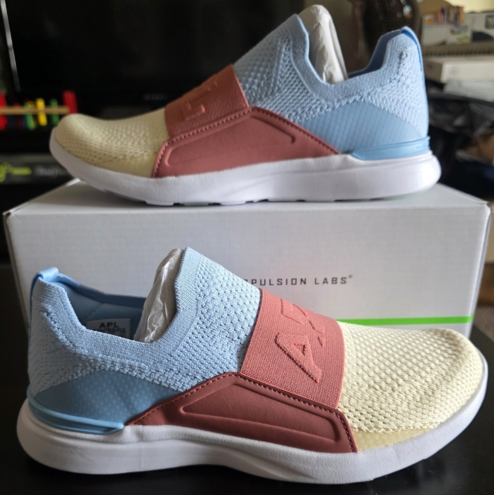 APL TechLoom Bliss‎ slip-on sneakers Ice Blue/Cedar/Vanilla Size 7